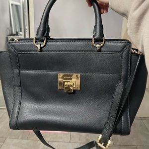Black Michael Kors Hand Bag